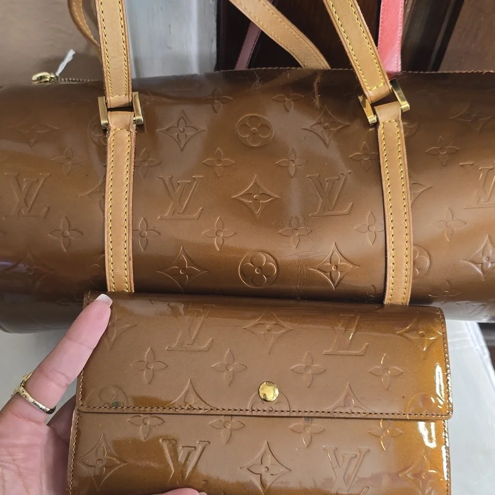 LV wallet ONLY - Picture 1 of 13